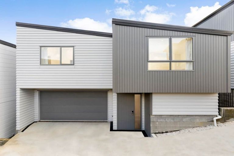 Photo of property in 32b Gulf View Road, Murrays Bay, Auckland, 0630