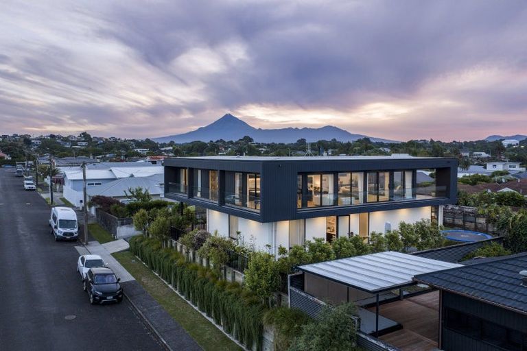 Photo of property in 8 Kowhai Street, Strandon, New Plymouth, 4312