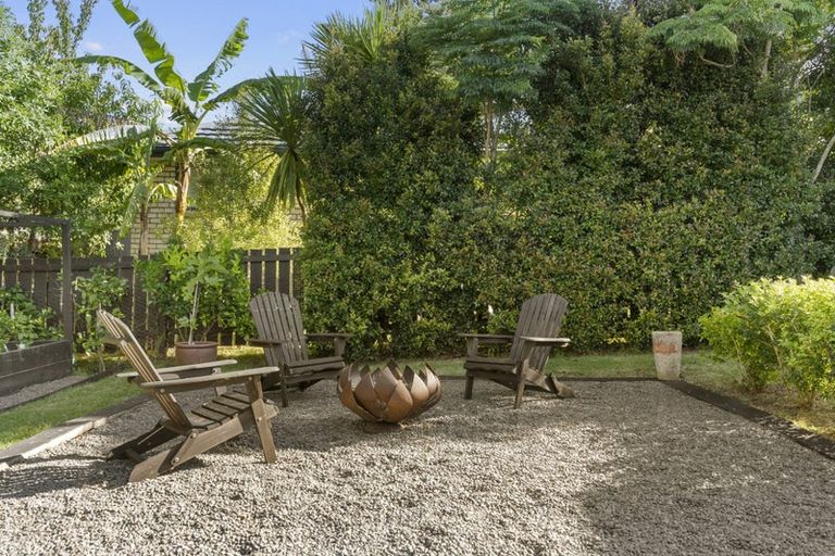 Photo of property in 72 Kiwitea Street, Sandringham, Auckland, 1041