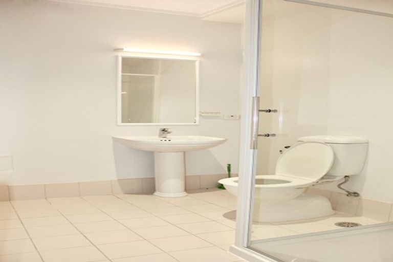 Photo of property in 4b/30 Westward Ho, Glen Eden, Auckland, 0602