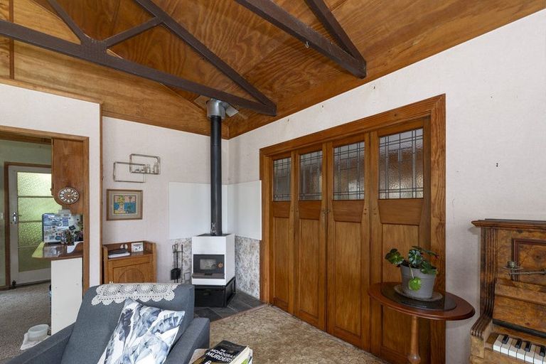 Photo of property in 9 Taupaki Road, Taupaki, Henderson, 0782