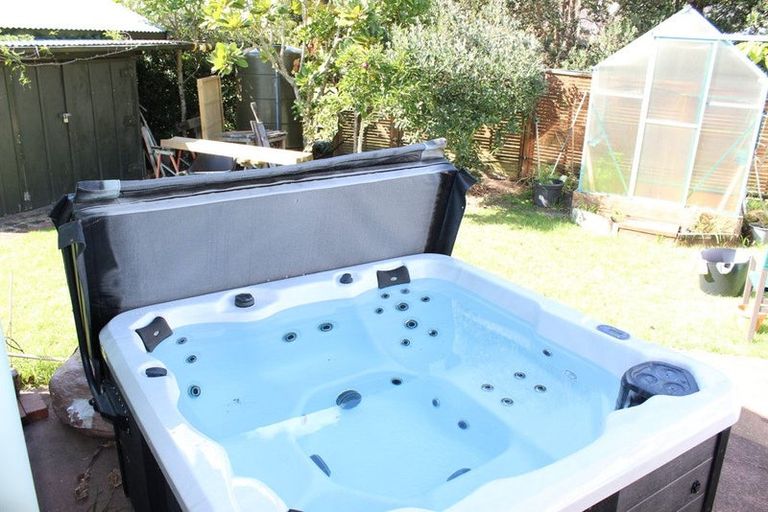 Photo of property in 111 Pinewood Court, Matarangi, Whitianga, 3592