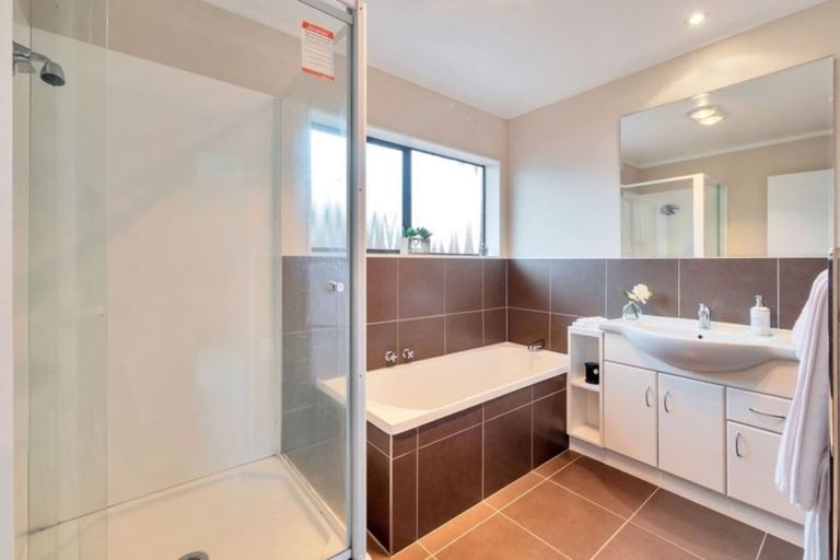 Photo of property in 43 Lakeside Drive, Pahurehure, Papakura, 2113