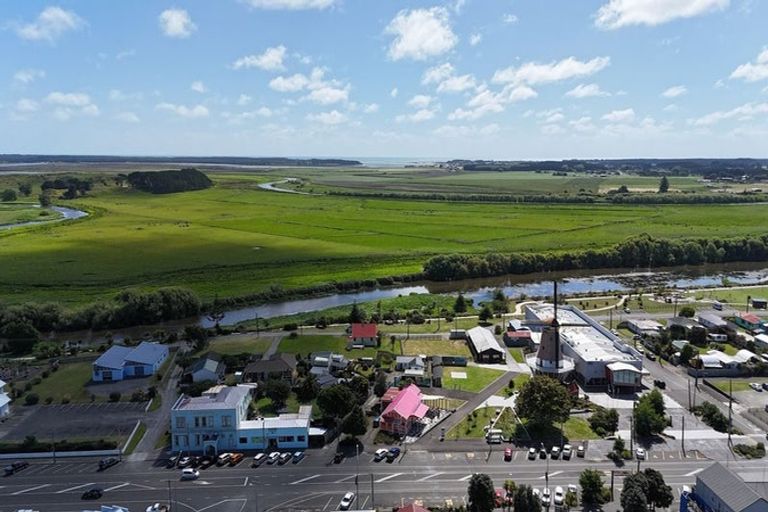 Photo of property in 32 Harbour Street, Foxton, 4814