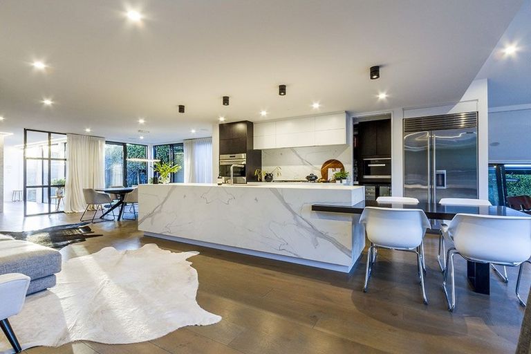 Photo of property in 41 Milford Road, Milford, Auckland, 0620