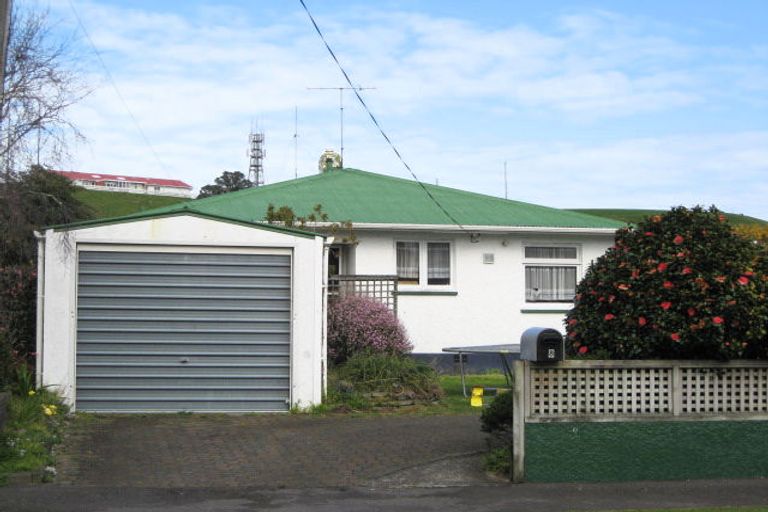 Photo of property in 18 Stuart Place, Blagdon, New Plymouth, 4310