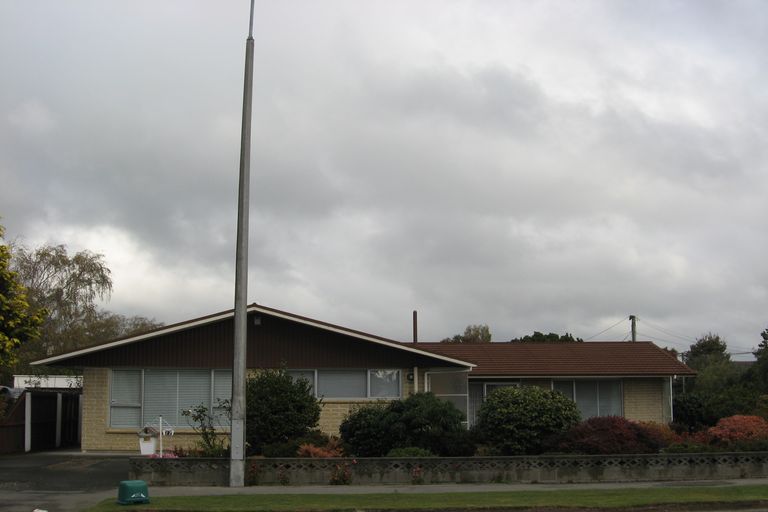 Photo of property in 2/77 Memorial Avenue, Ilam, Christchurch, 8053