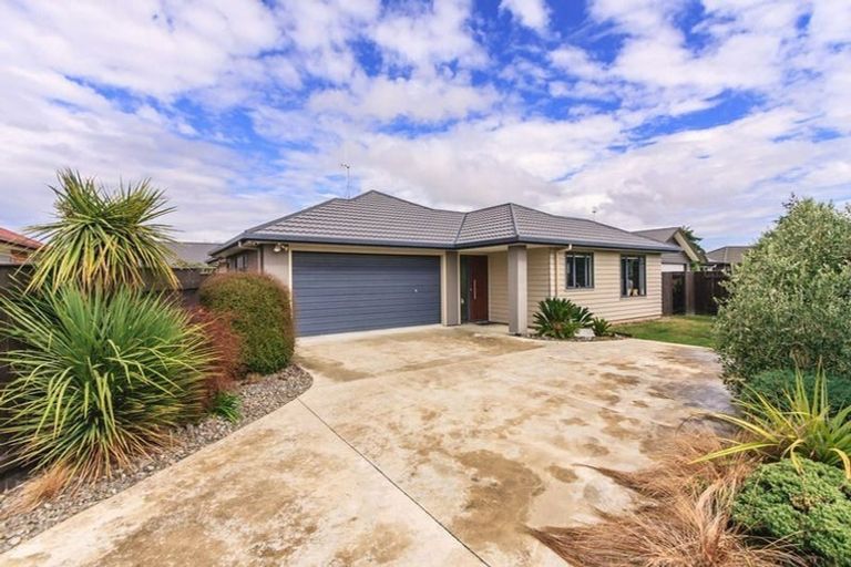 Photo of property in 9 Angelina Way, Kelvin Grove, Palmerston North, 4414