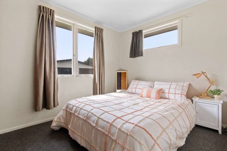 Photo of property in 15 Sunrise Avenue, Owhata, Rotorua, 3010