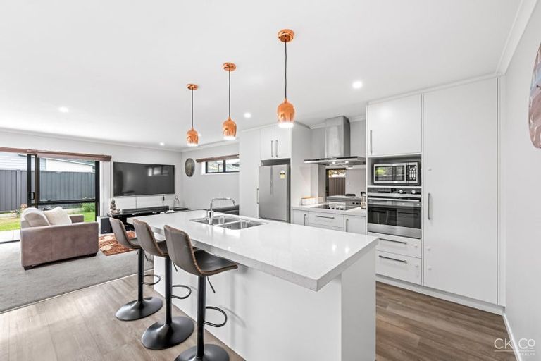 Photo of property in 6 Pattullo Crescent, Wallaceville, Upper Hutt, 5018