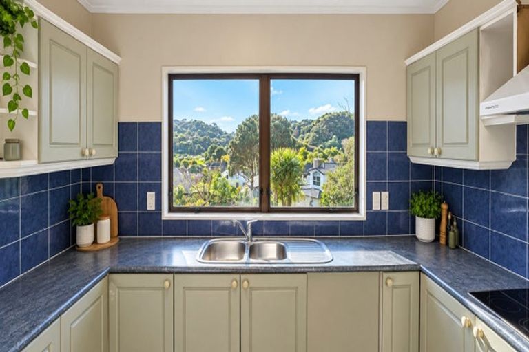 Photo of property in 2 Eclipse Lane, Whitby, Porirua, 5024