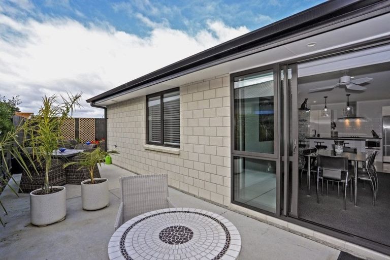 Photo of property in 24 Harding Drive, Papamoa Beach, Papamoa, 3118
