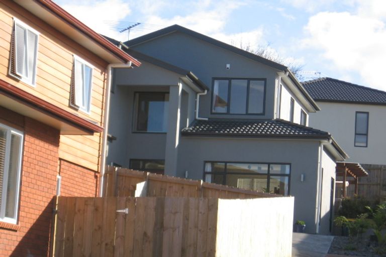 Photo of property in 49 Medallion Drive, Oteha, Auckland, 0632