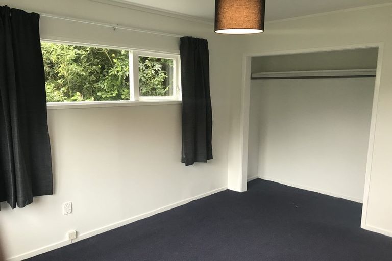 Photo of property in 5a Chella Way, Khandallah, Wellington, 6035