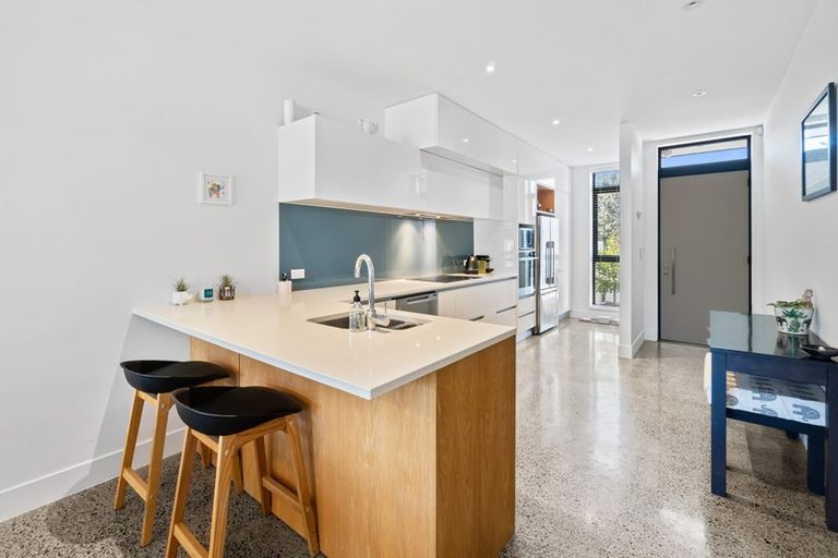 Photo of property in 27 Isitt Road, Hobsonville, Auckland, 0616