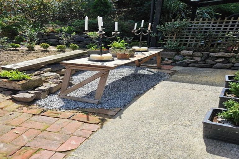 Photo of property in 26 Hawkhurst Road, Lyttelton, 8082