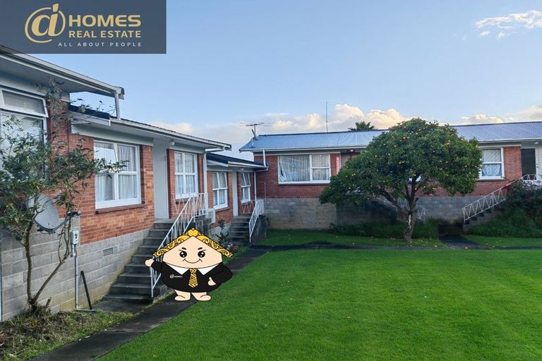 Photo of property in 2/12 Raines Avenue, Forrest Hill, Auckland, 0620