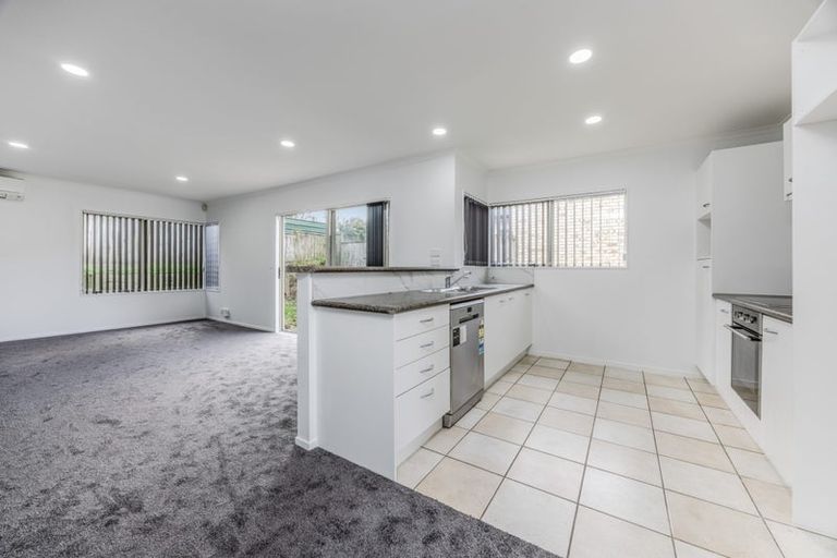 Photo of property in 9 Ashmere Lane, Weymouth, Auckland, 2103