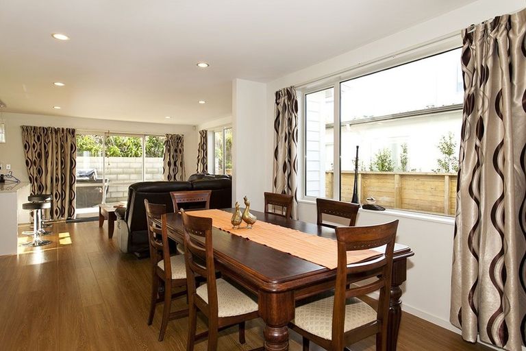 Photo of property in 3 Tuangi Street, Long Bay, Auckland, 0630