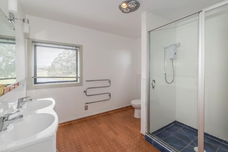 Photo of property in 195 Springs Road, Hornby, Christchurch, 8042