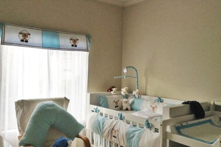 Photo of property in 63 Barnea Circle, Glen Eden, Auckland, 0602