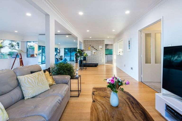 Photo of property in 18 Red Bluff Rise, Campbells Bay, Auckland, 0630