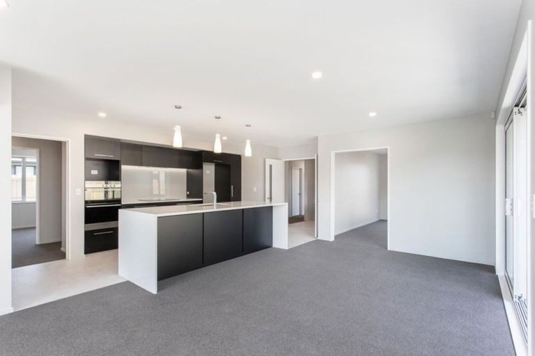 Photo of property in 60 Cameo Grove, Marshland, Christchurch, 8083