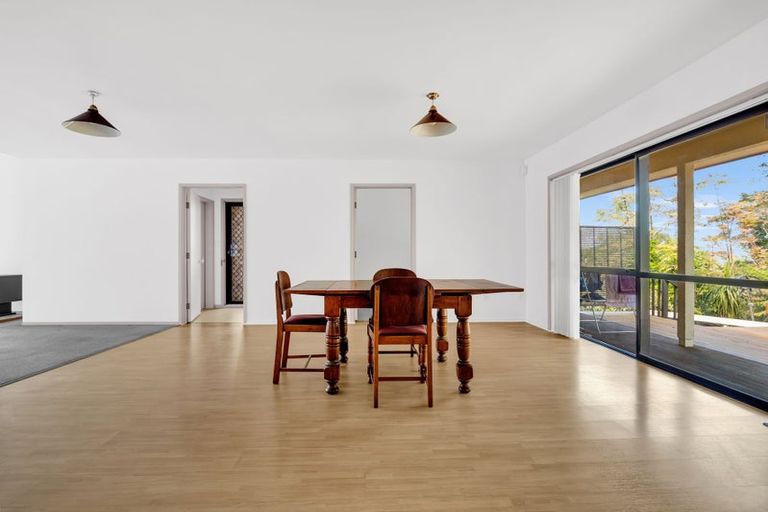 Photo of property in 64 Rhinevale Close, Henderson, Auckland, 0612