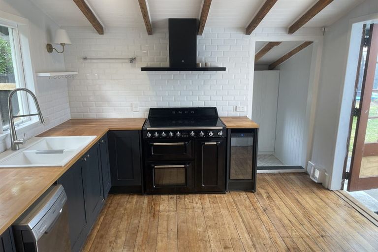 Photo of property in 282 Marine Parade, New Brighton, Christchurch, 8061