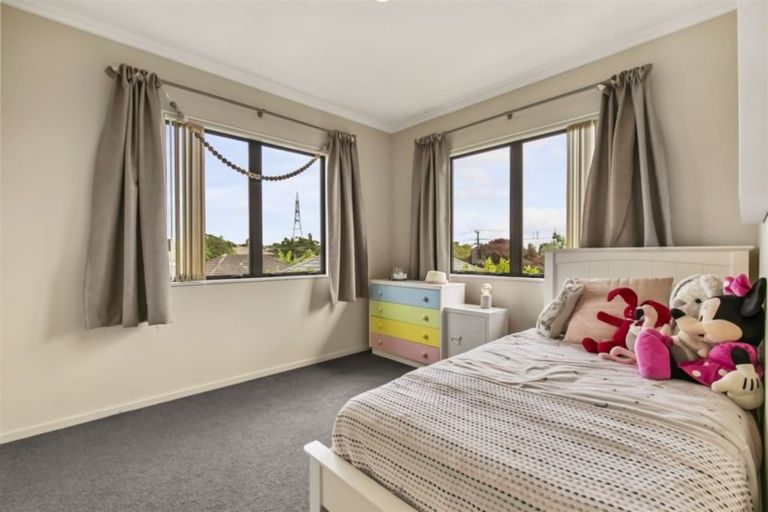 Photo of property in 14a Toru Street, Te Atatu Peninsula, Auckland, 0610