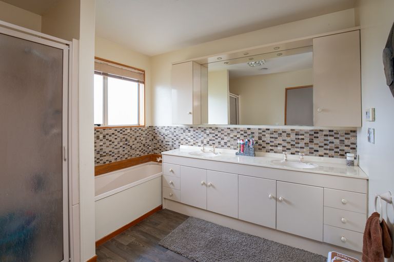 Photo of property in 9 Saleyard Road, Castlerock, Lumsden, 9792