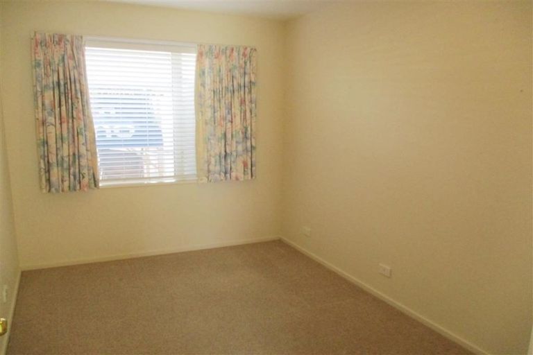 Photo of property in 27 Broadhaven Avenue, Parklands, Christchurch, 8083