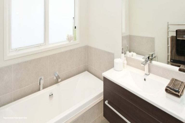 Photo of property in 16 Dune Lake Place, Ruakaka, 0116