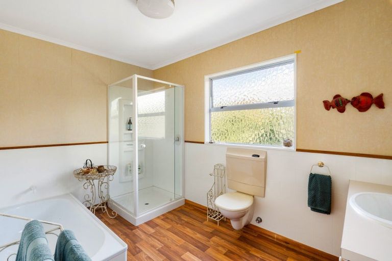 Photo of property in 27 Hikanui Drive, Havelock North, 4130