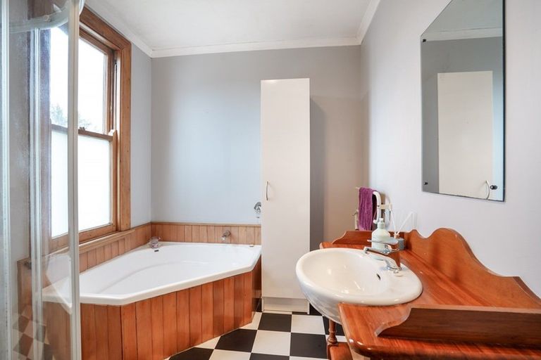 Photo of property in 36 Knowles Street, Terrace End, Palmerston North, 4410