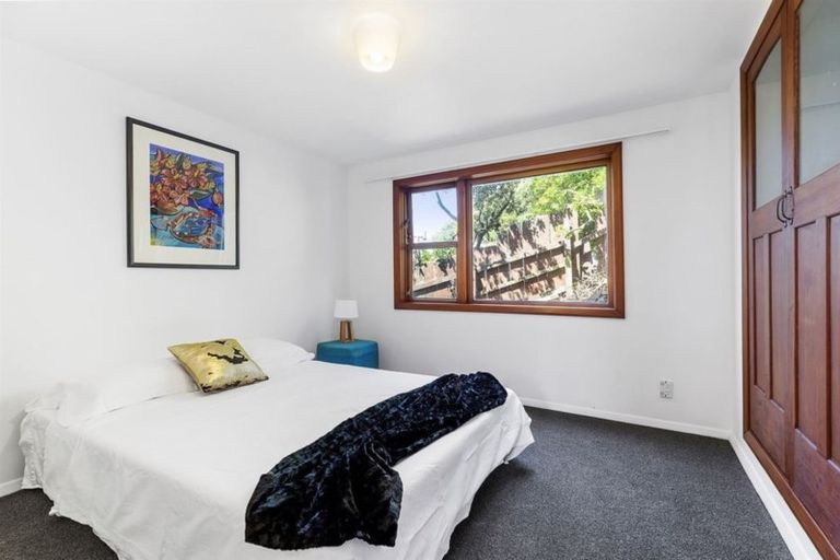 Photo of property in 49 Hungerford Road, Lyall Bay, Wellington, 6022