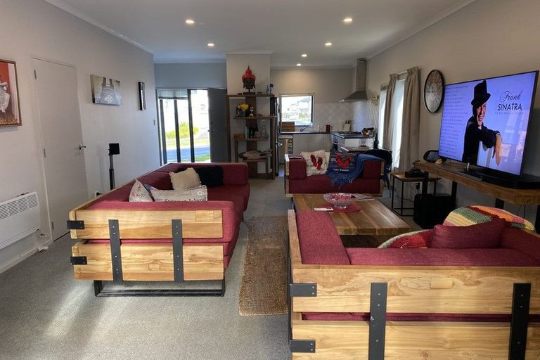 Photo of property in 37 Ipukarea Street, Weymouth, Auckland, 2103