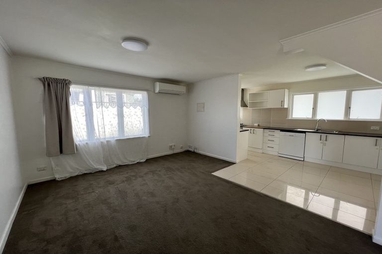 Photo of property in 4 Vanguard Road, Kelston, Auckland, 0602