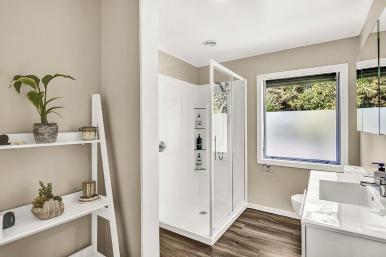 Photo of property in 64 Poplar Avenue, Raumati South, Paraparaumu, 5032