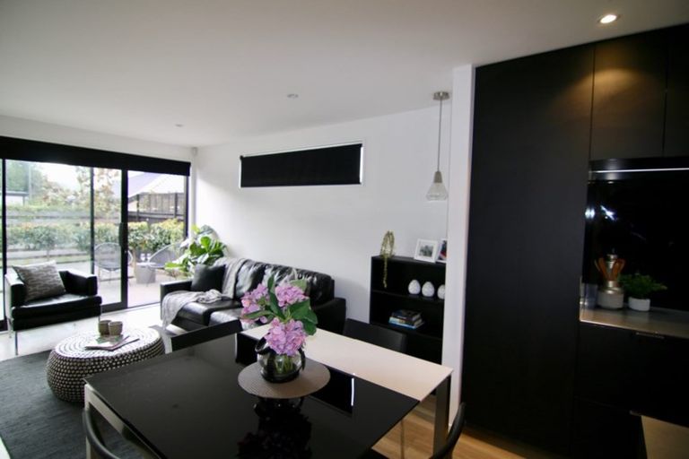 Photo of property in 138e Holly Road, St Albans, Christchurch, 8014