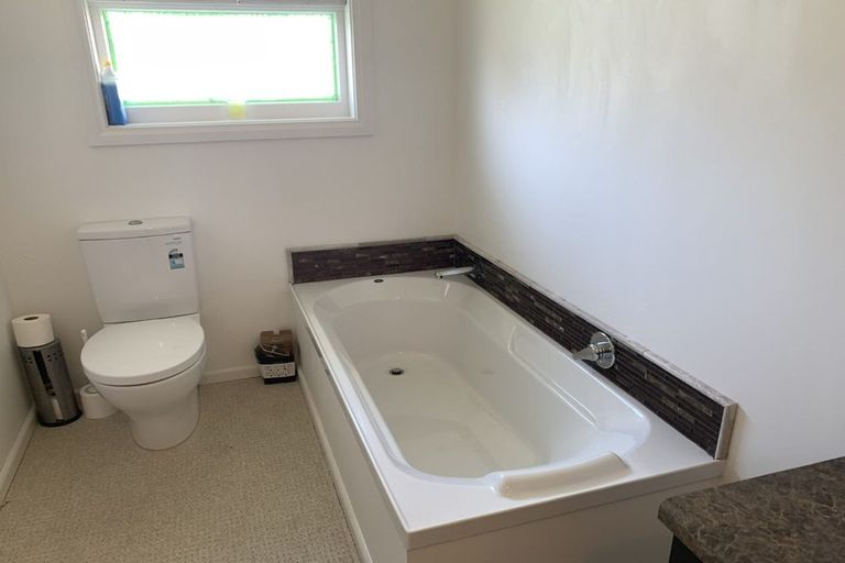 Photo of property in 5 Windsor Avenue, Waikanae, 5036