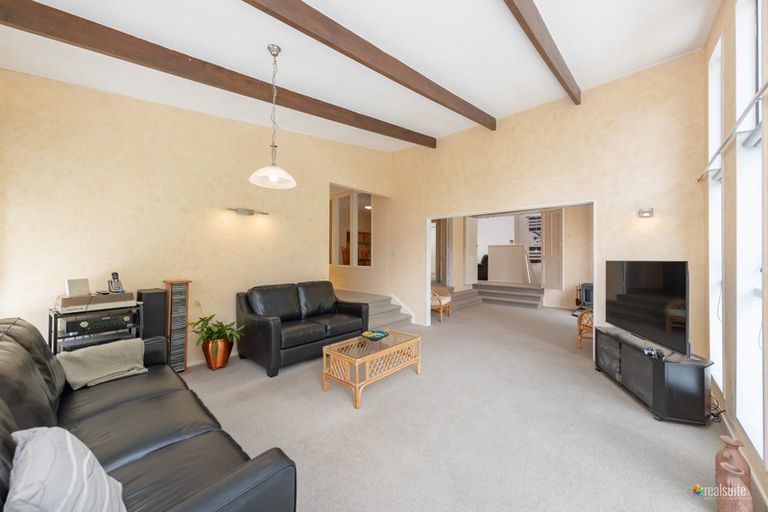 Photo of property in 58 Kamahi Street, Stokes Valley, Lower Hutt, 5019