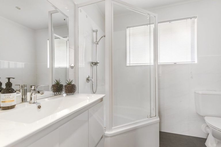 Photo of property in 1/63 Zita Maria Drive, Massey, Auckland, 0614