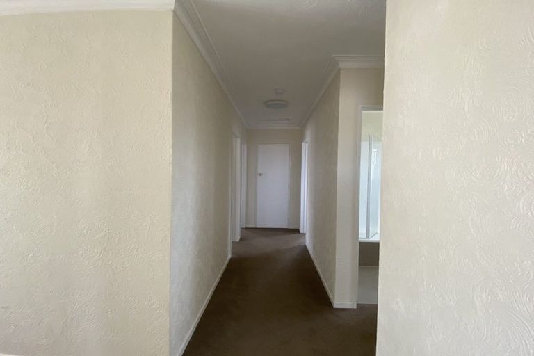 Photo of property in 72 Botany Road, Botany Downs, Auckland, 2010