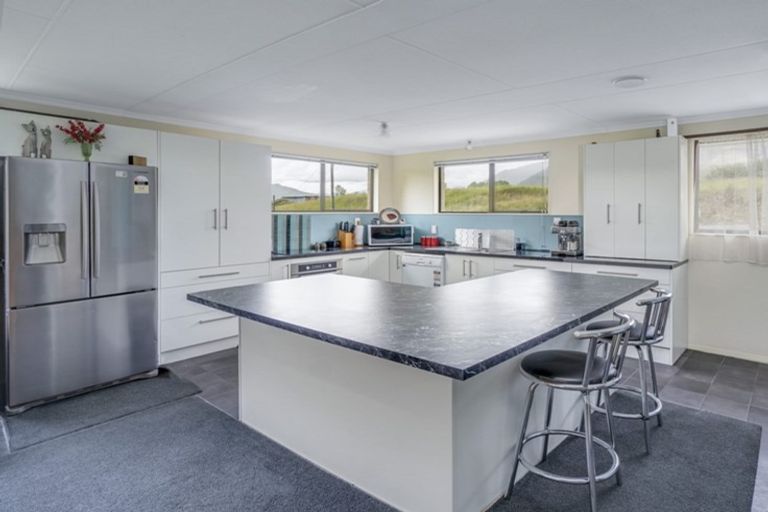 Photo of property in 196 Fairfax Street, Murchison, 7007