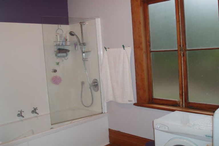 Photo of property in 52 Timaru Road, Waimate, 7924