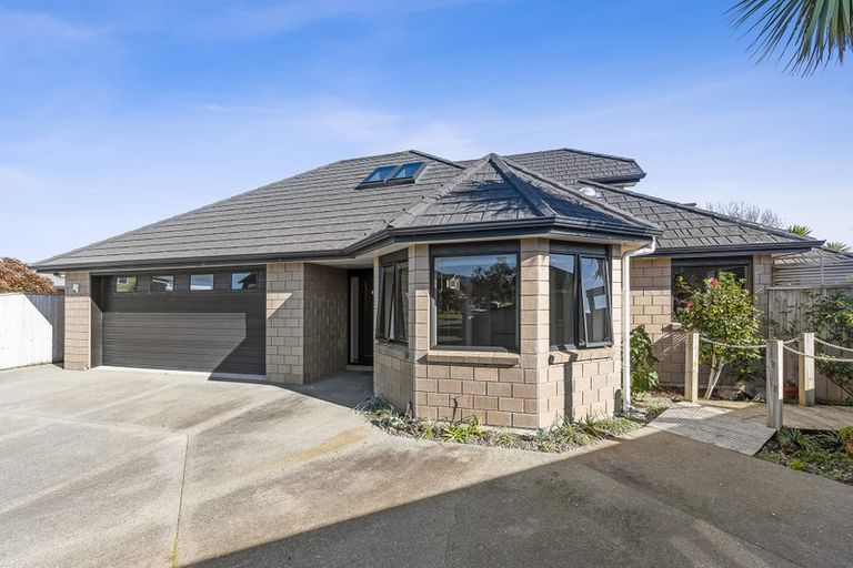 Photo of property in 18 Trusham Court, Paraparaumu, 5032