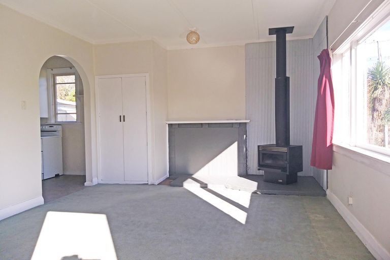 Photo of property in 32 Liverpool Street, Hampden, 9410