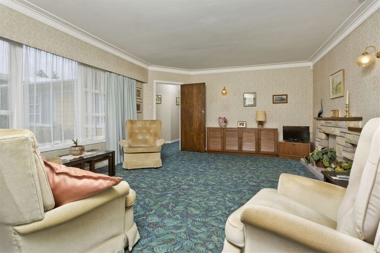 Photo of property in 87 Hillcrest Avenue, Hillcrest, Auckland, 0627