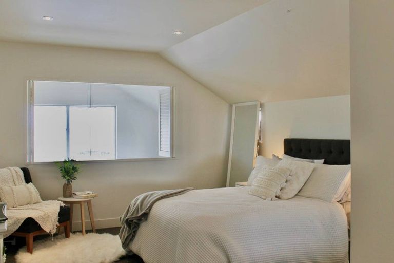 Photo of property in 15 Courtneys, West Harbour, Auckland, 0618